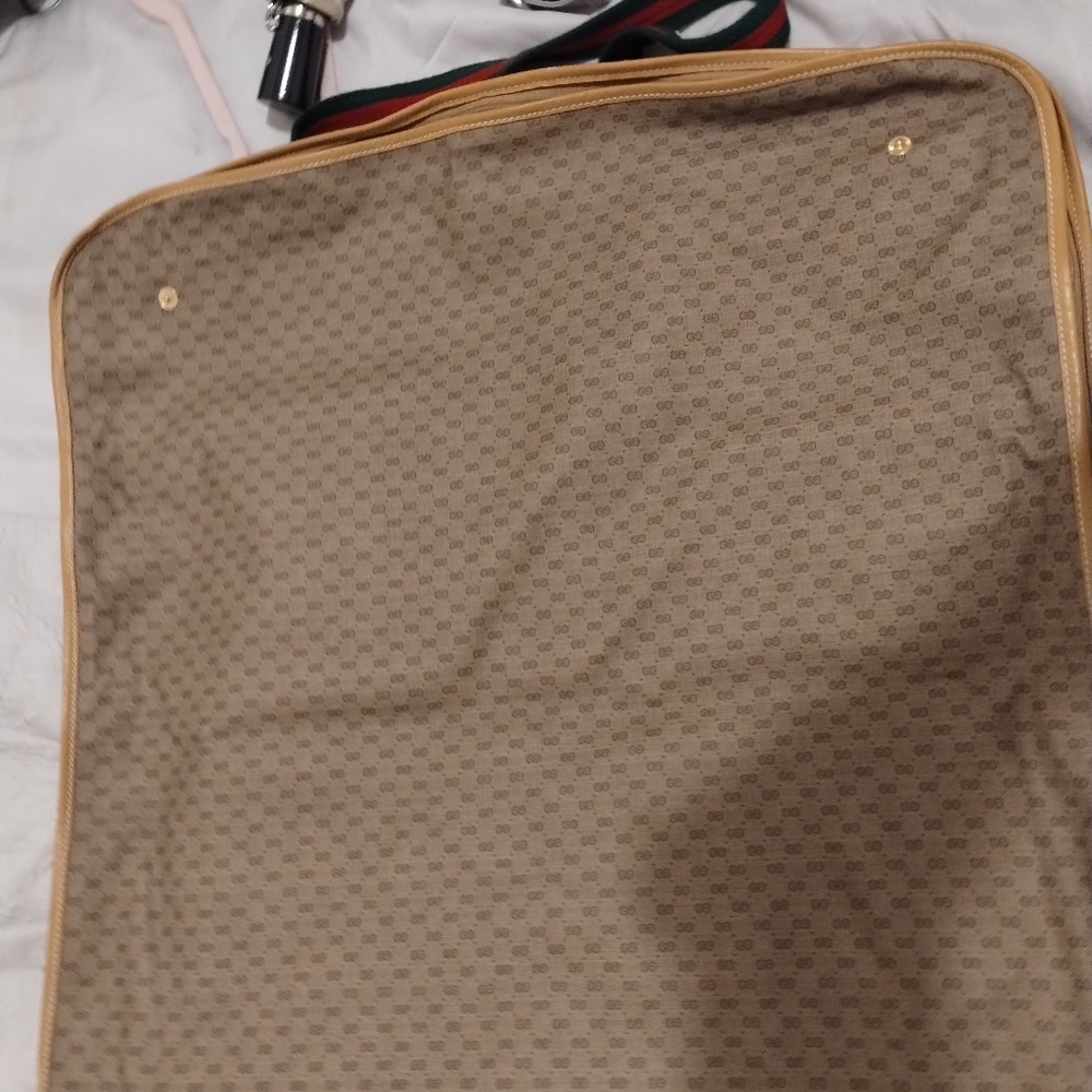 Gucci - Picture 7 of 12